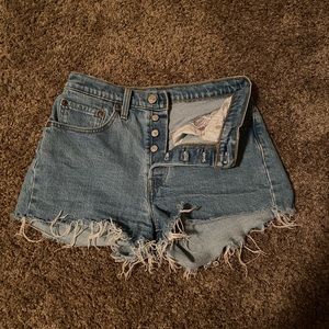 LEVI 501 DENIM SHORTS